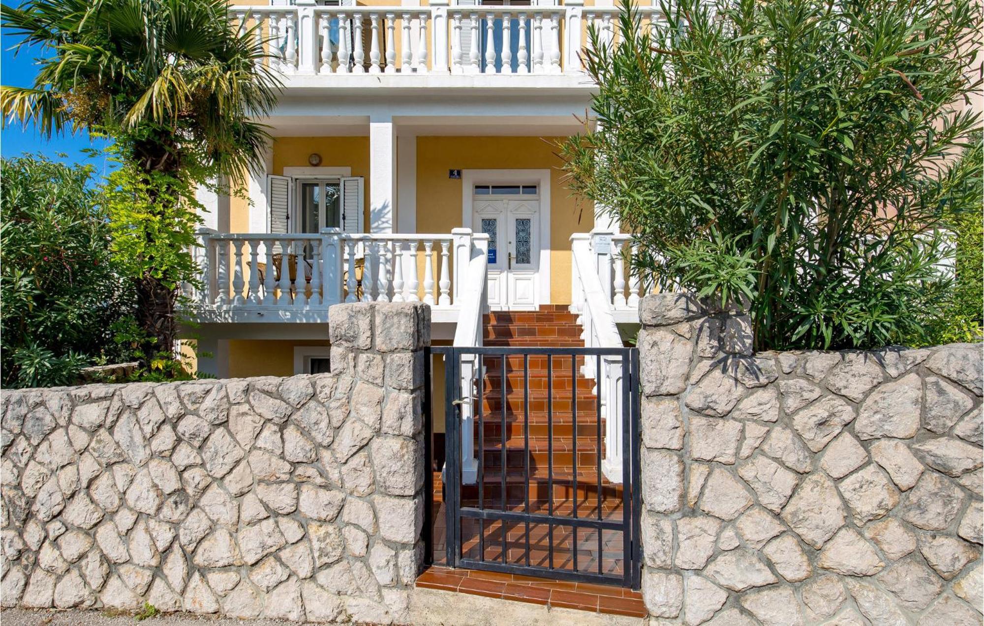 Beautiful Apartment In Omisalj With Kitchen Exterior foto